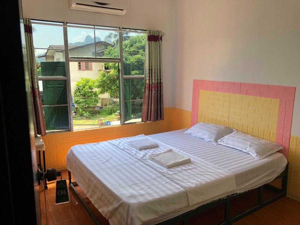 Army Barracks Guesthouse Vang Vieng Exterior photo