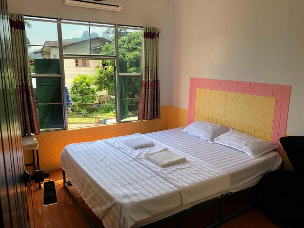 Army Barracks Guesthouse Vang Vieng Exterior photo